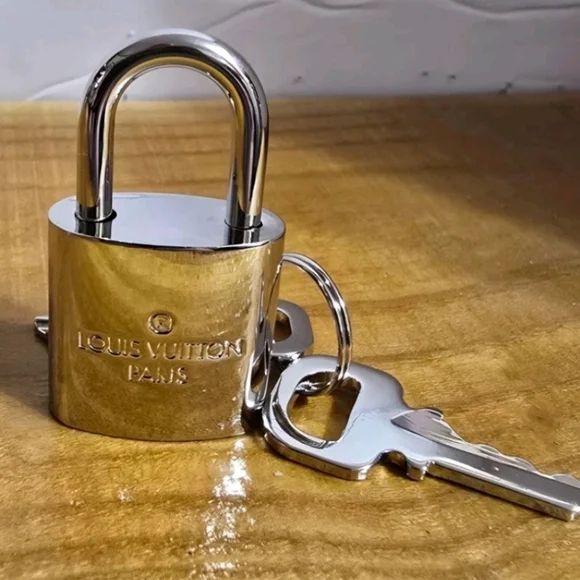 RARE Authentic Louis Vuitton Silver Lock & Key Set #315 (PERSTIN CONDITION ) - Picture 7 of 10